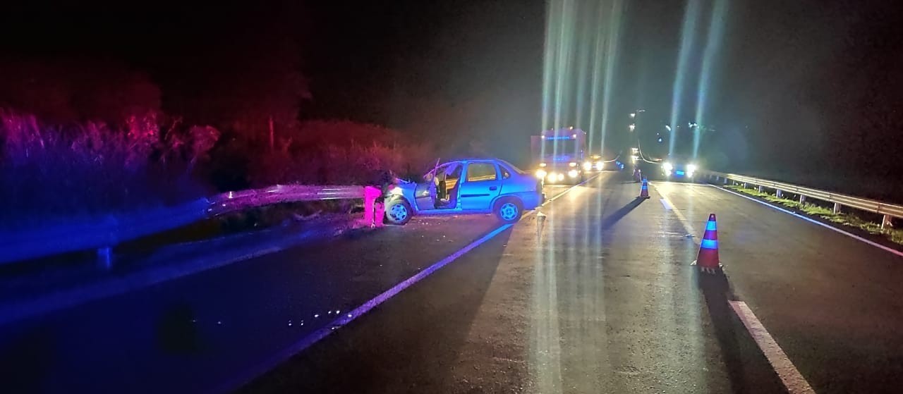 Motocicleta é atingida por carro na BR-376 e ocupante da moto morre