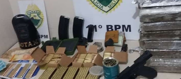 Polícia apreende arsenal de munições, drogas e carregadores de fuzil em assentamento