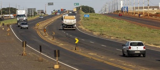 Quatro pessoas morreram em acidentes na região de Maringá durante feriadão