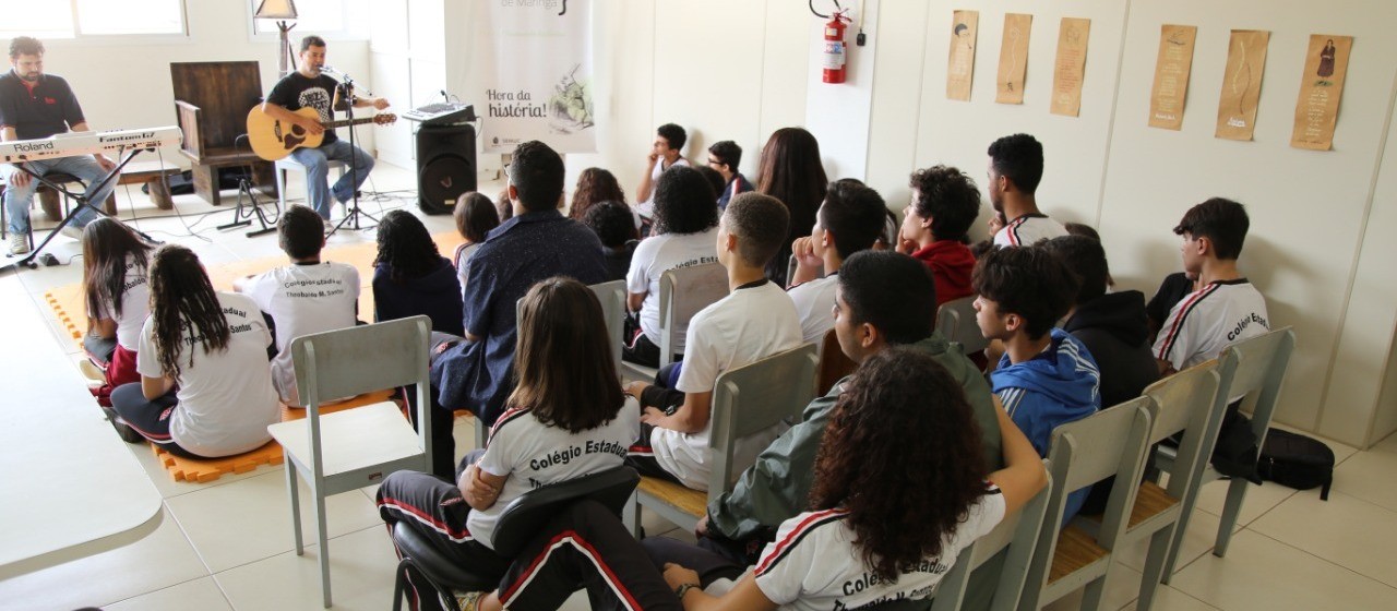 Bibliotecas realizam projetos literários para crianças e adolescentes 