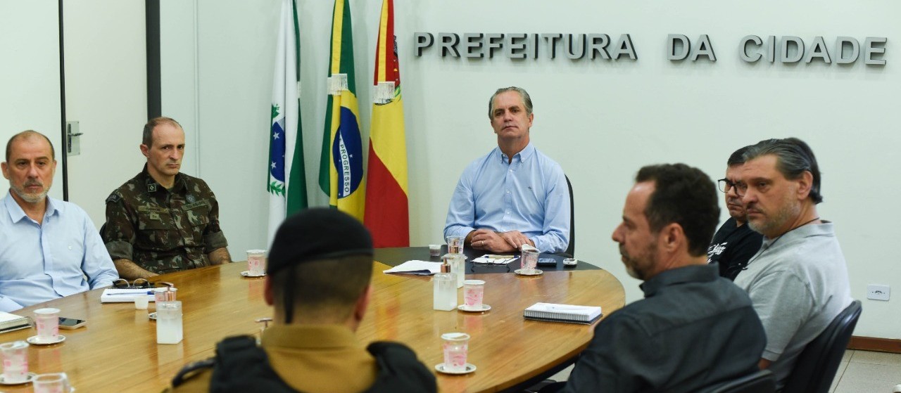 Prefeito e forças de segurança de Maringá se reúnem para cumprimento de decisão do STF