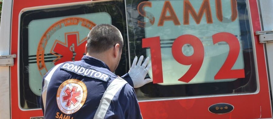 Funcionário morre prensado em máquina de fábrica de sucos