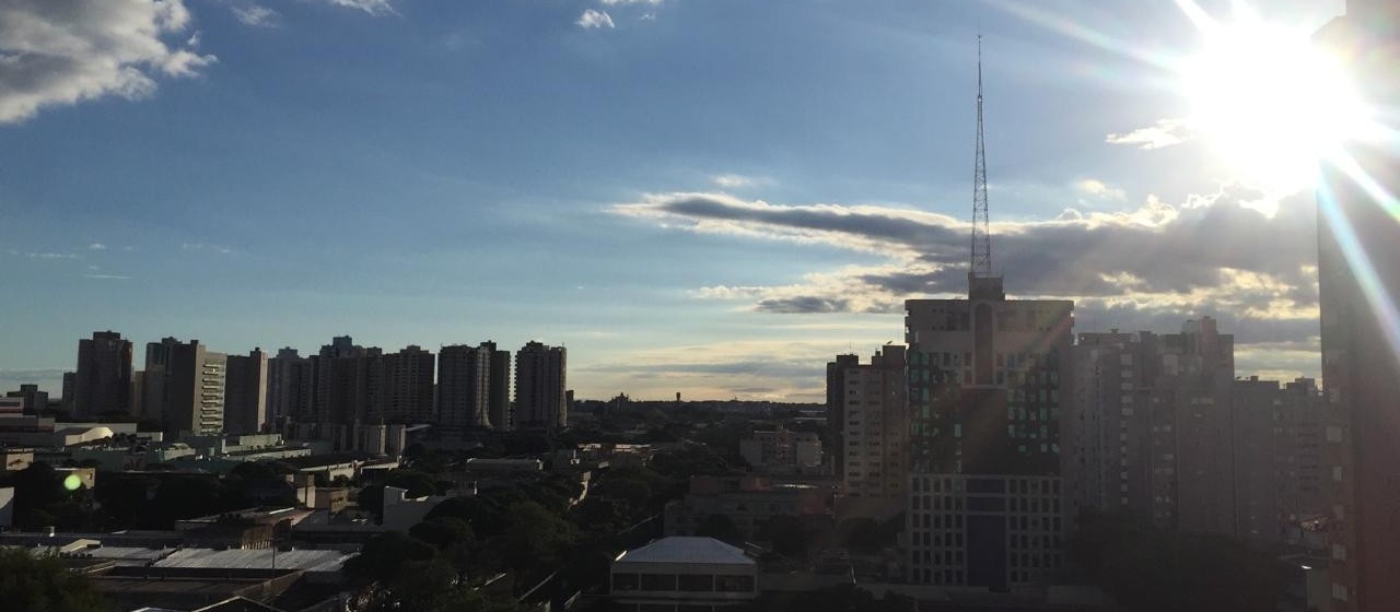 Sol forte e máxima de 30°C neste domingo em Maringá