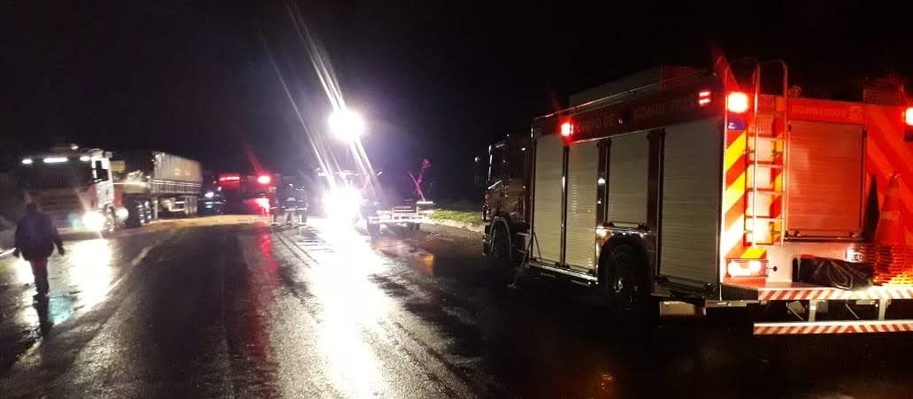 Acidente com sete veículos deixa uma pessoa em estado grave