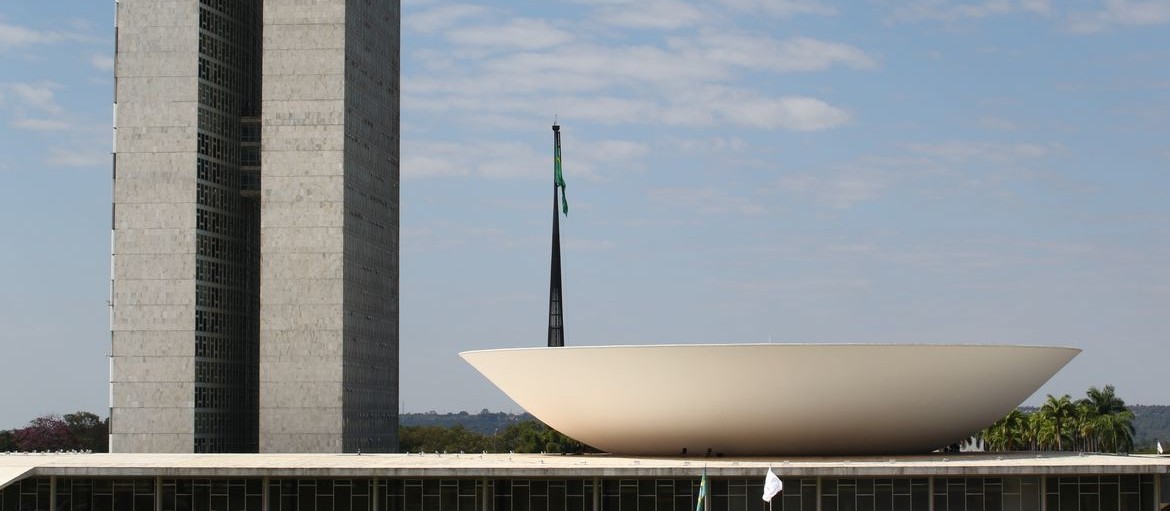 Concurso da Câmara dos Deputados oferece 140 vagas imediatas e salários que chegam até R$ 34 mil