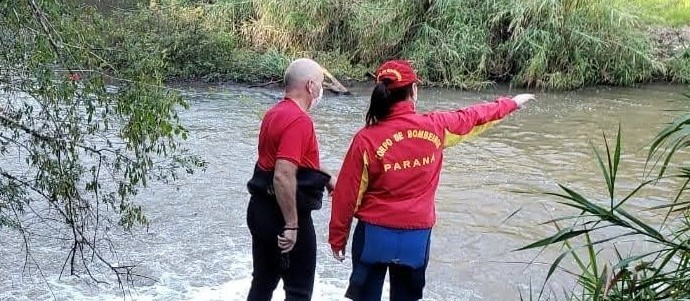 Bombeiros retomam as buscas pelo corpo de Rosana Silva