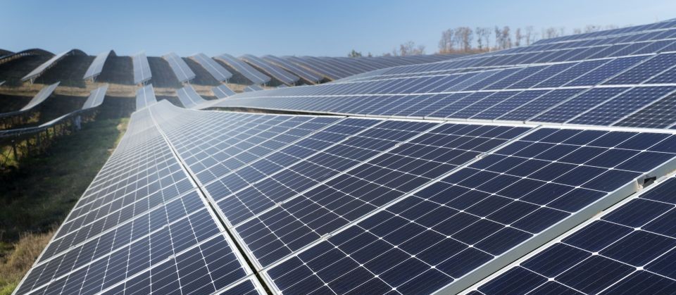 Cada usina de energia fotovoltaica de Maringá terá 48 hectares