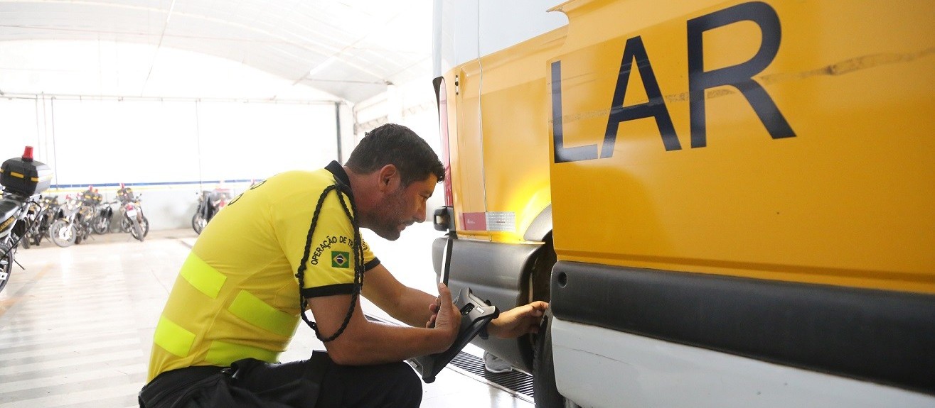 Prefeitura inicia vistoria semestral de veículos do transporte escolar 