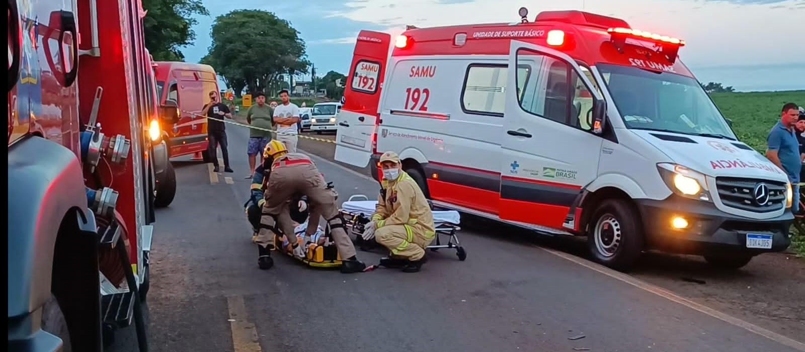 Acidente entre carro e caminhão deixa uma pessoa morta e três feridas