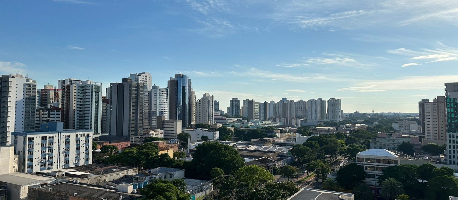 Sem previsão de chuva, segunda-feira (18) segue quente em Maringá