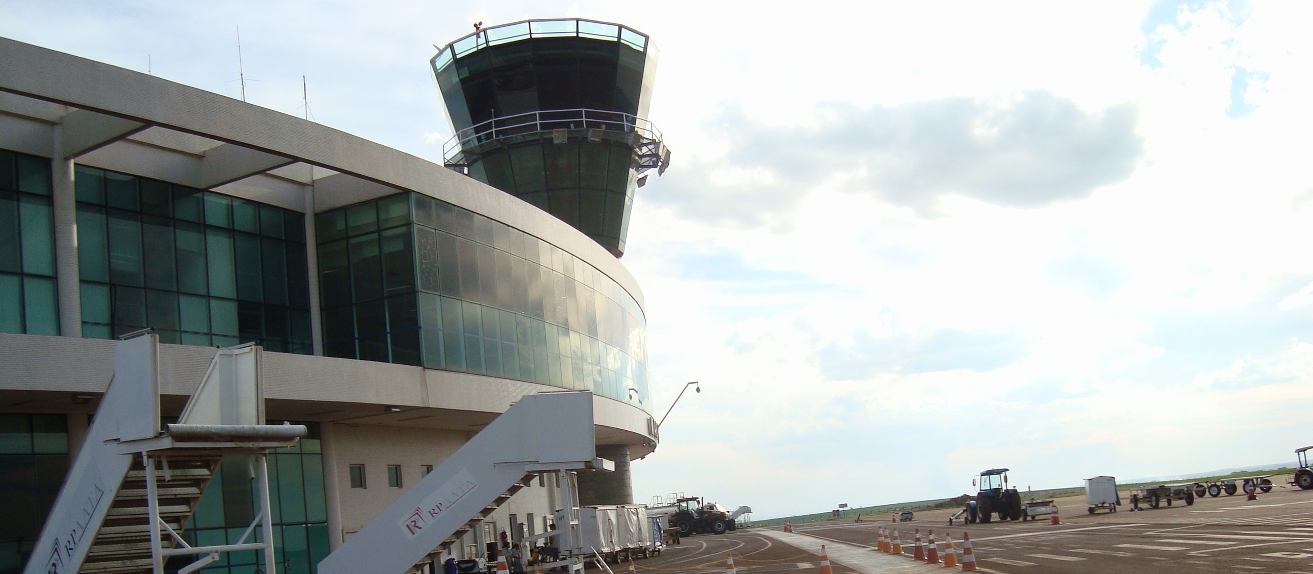 Estacionamento para embarque e desembarque no aeroporto é ampliado