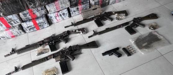 Polícia apreende quatro armas e 3,5 toneladas de maconha em Icaraíma