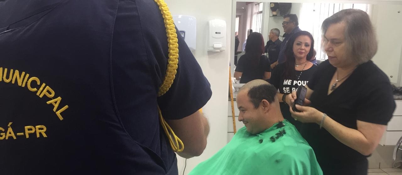 Guardas Municipais cortam o cabelo e doam o valor do corte para colega