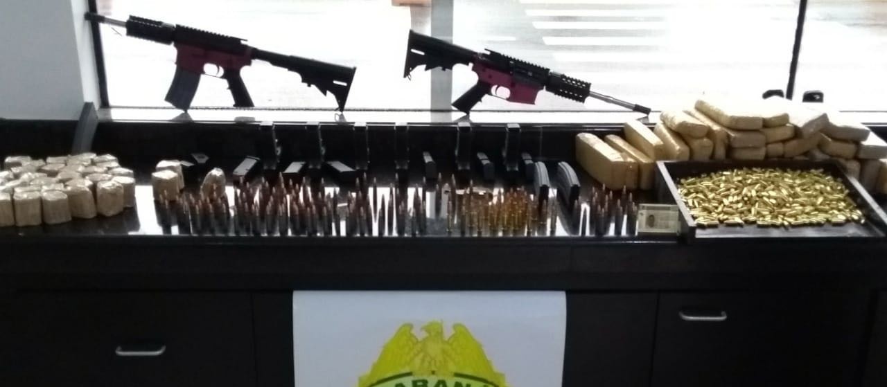 PRE apreende seis pistolas e dois fuzis na PR-323