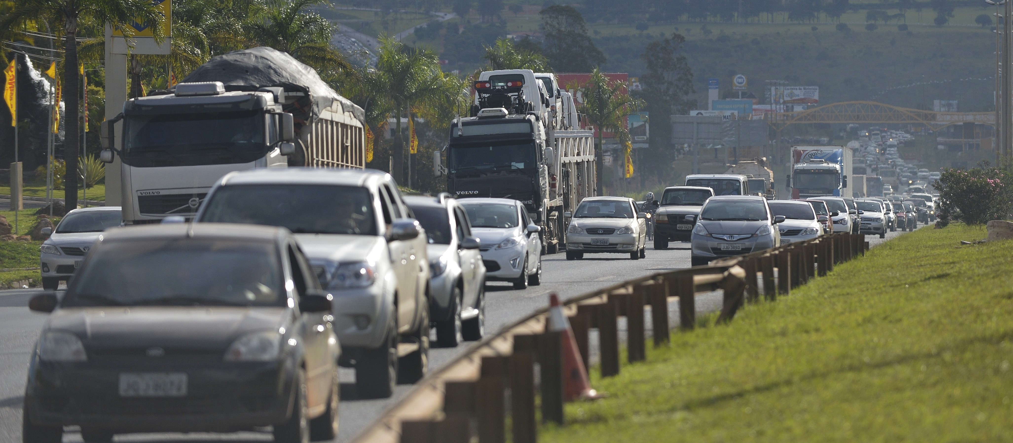 Atenção para restrição de veículos pesados nas rodovias federais