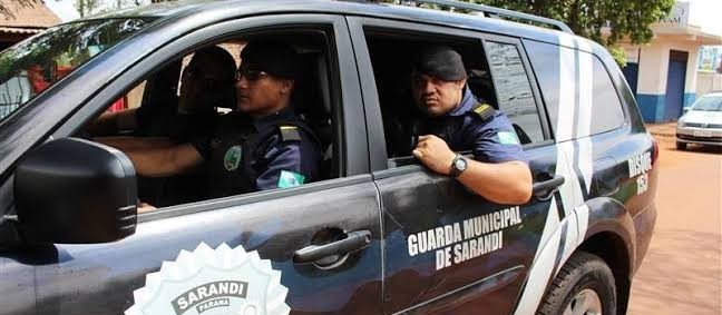 Suspeito foge da Guarda Municipal e bate carro a 140km/h