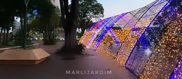 Túneis de luz começam a ser montados para a Maringá Encantada