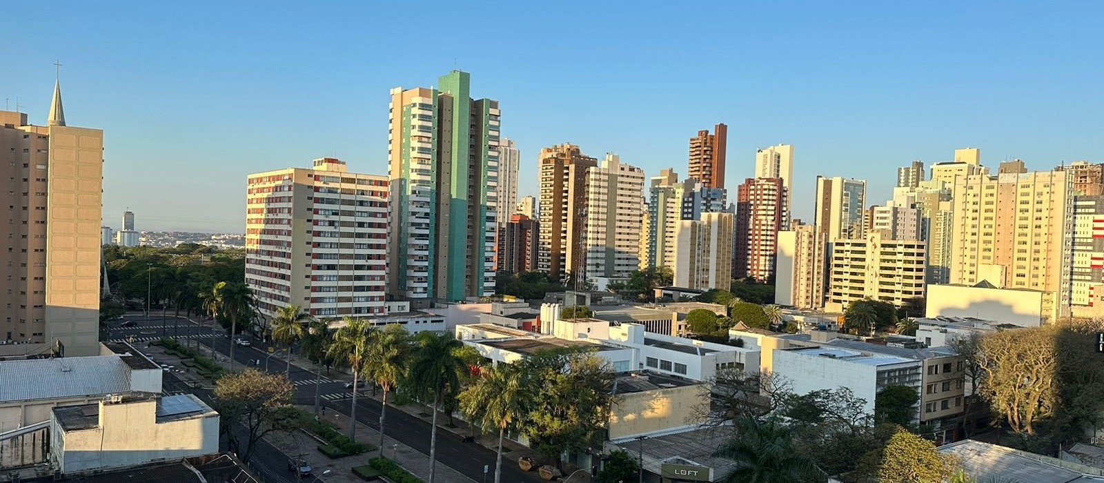 Segunda-feira (21) de céu claro em Maringá; previsão é de calor para o restante da semana