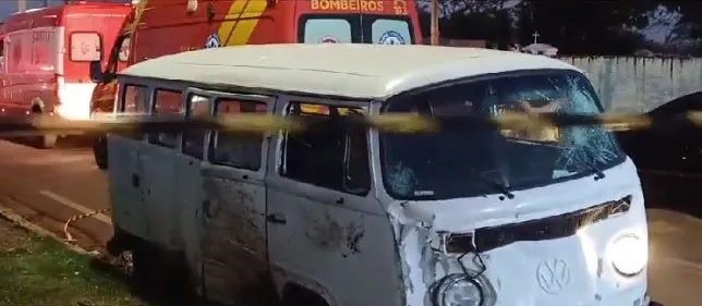 Motorista de Kombi que atropelou e matou crianças não estava sozinho no veículo, diz delegado