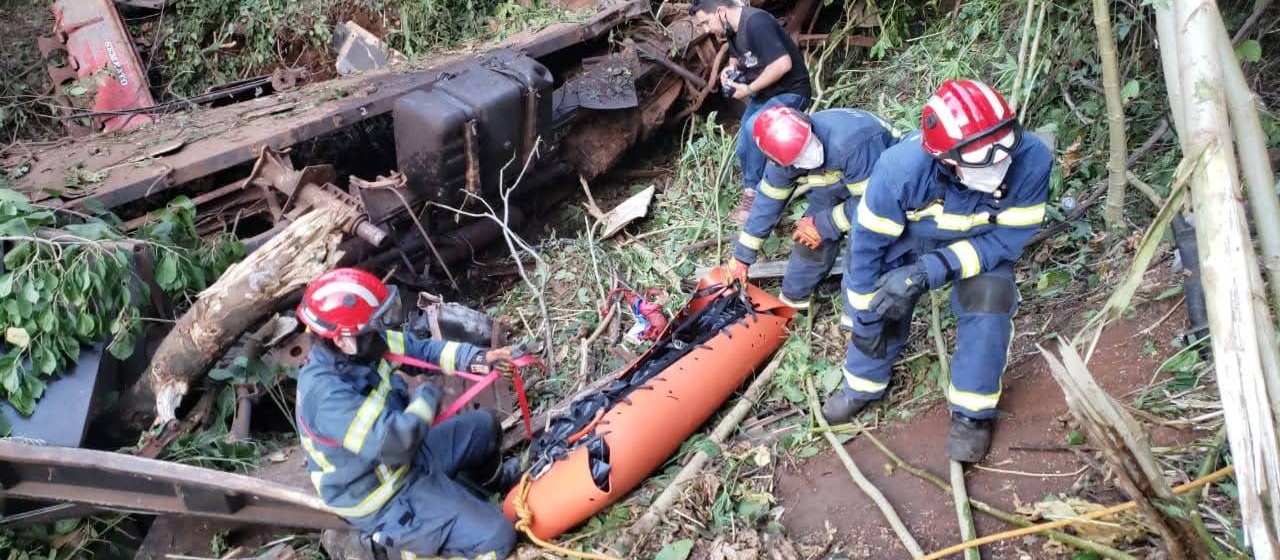 Três pessoas morrem em acidente na BR-487