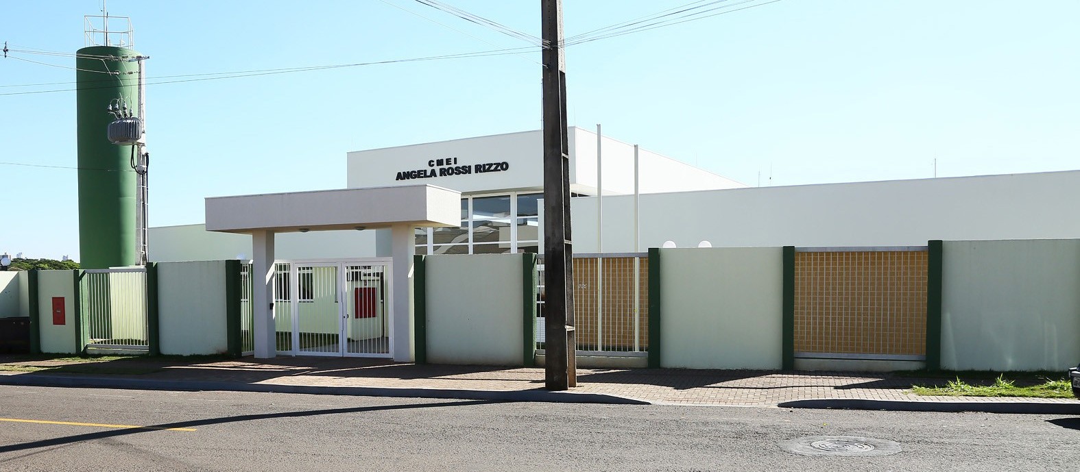   Ladrões furtam alimentos de Cmei de Maringá