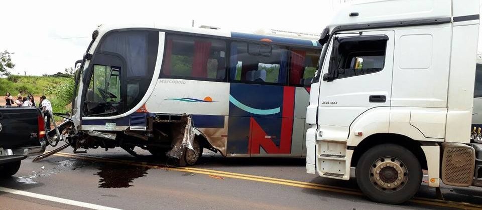 Uma pessoa morre em acidente na PR-323