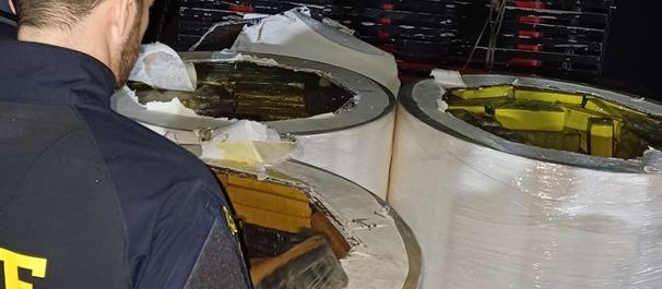 PRF apreende mais de três toneladas de maconha em Floresta