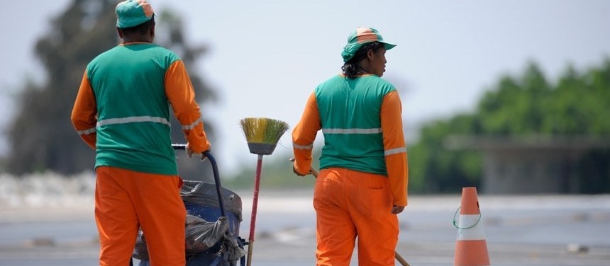 Construtora abre 60 vagas para varredor de rua