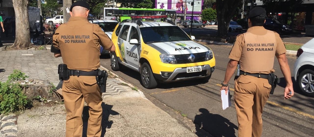 Dois homens armados invadem joalheria no centro de Maringá