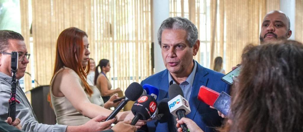 Nesta quinta-feira, 12, Câmara de Maringá vota pedido de licença para Silvio viajar à Colômbia