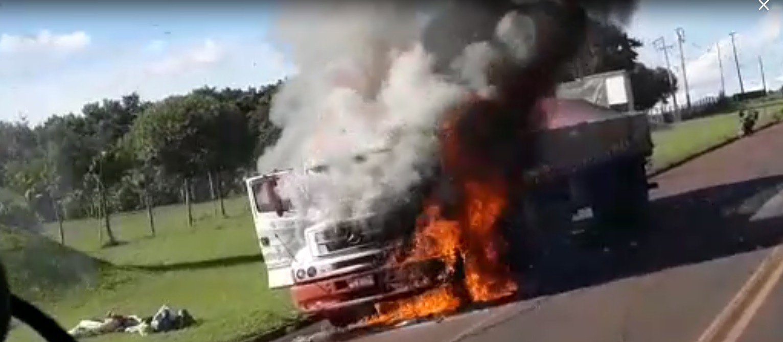  Ouvinte da CBN flagra incêndio em caminhão na PR-317