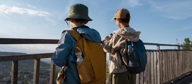 Como deve ser a autorização de viagem para menores de idade?