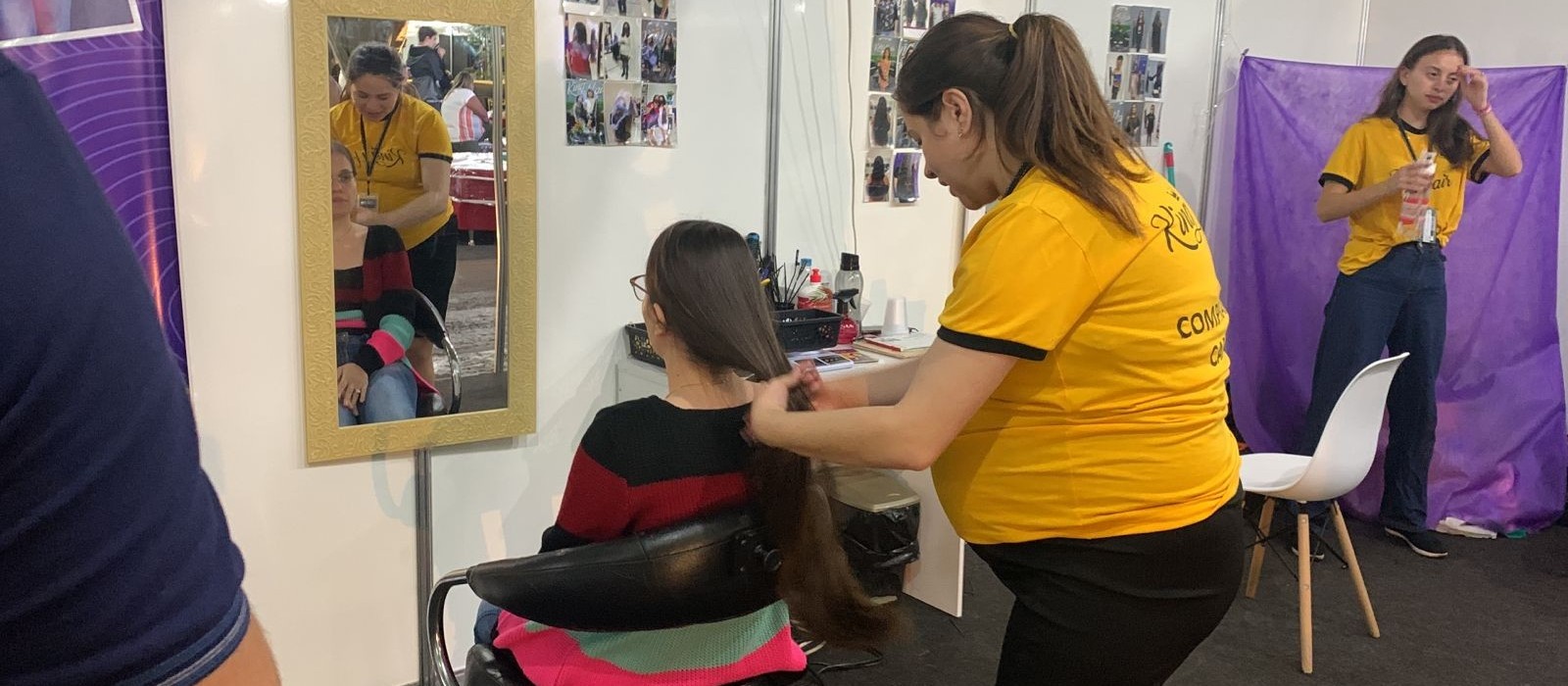 Estande de corte e compra de cabelo com técnica diferente está na Expoingá