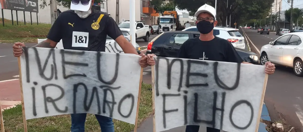 Família faz protesto por motociclista morto em Maringá