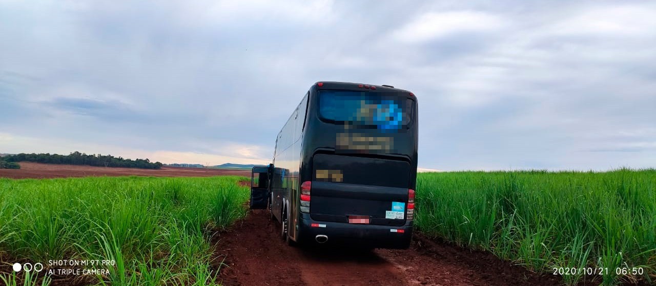 Ladrões assaltam ônibus na PR-444 em Mandaguari