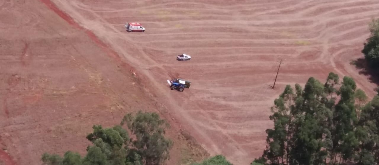 Agricultor é atropelado pelo próprio trator e morre