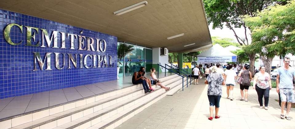 Cemitério municipal deve receber 130 mil visitantes 