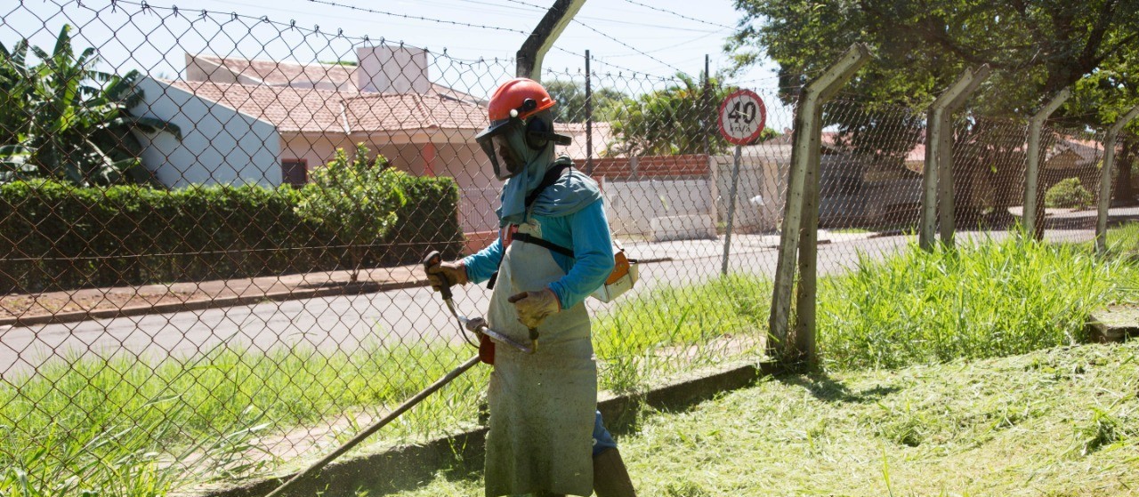 Limpeza pública de oito regiões de Maringá será terceirizada