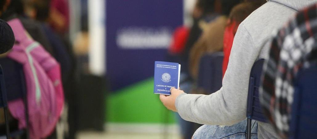 Agência do Trabalhador oferta mais de 700 vagas de emprego; veja cargos