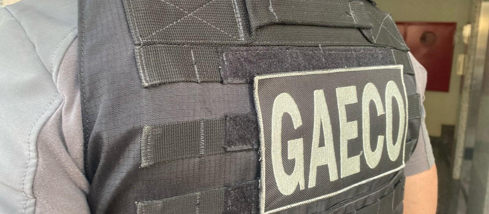 Gaeco fecha auto-escola clandestina e prende médico em Sarandi