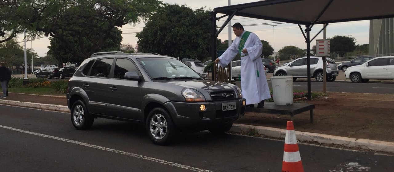 Motoristas acordam cedo para benção de São Cristovão