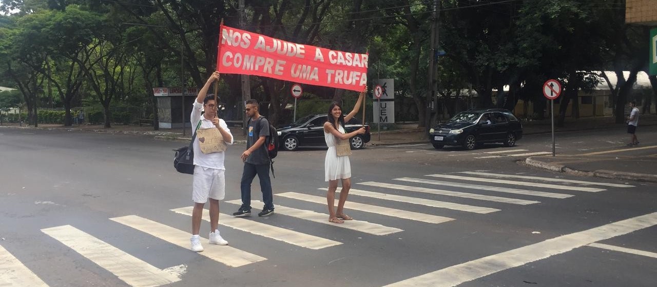  Casal vende trufas para ‘bancar’ festa e incentivar casamentos