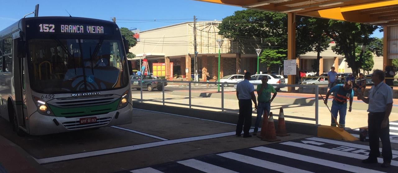 Corredores exclusivos para ônibus começam a funcionar