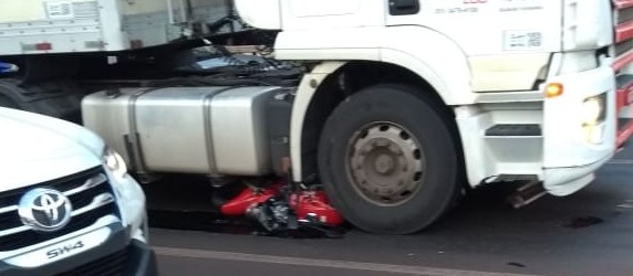 Motociclista morre em acidente na Avenida Colombo