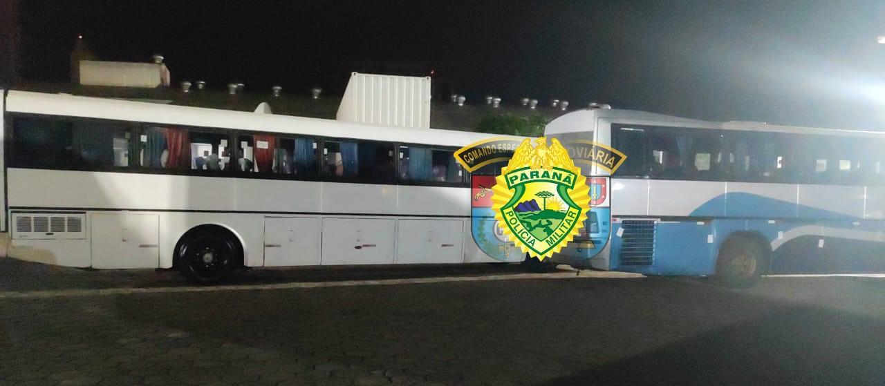 88 passageiros de dois ônibus são flagrados com descaminho