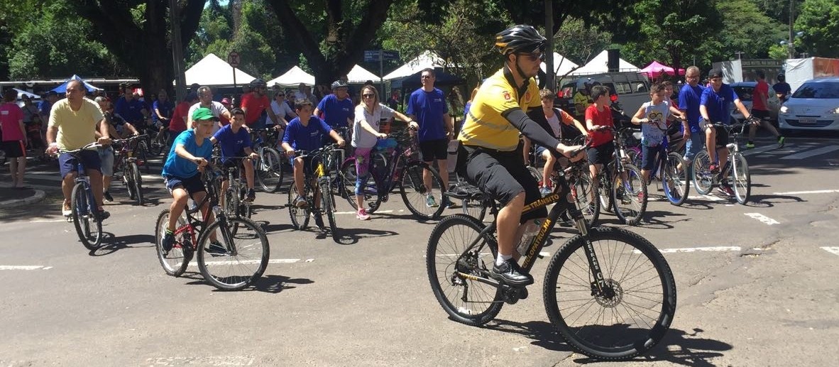 Pedalada alerta maringaenses sobre vacinação contra pólio