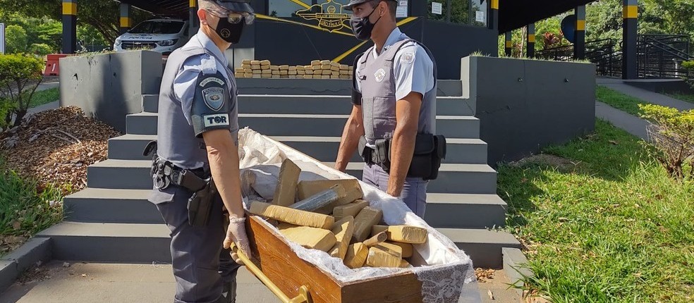 Carro funerário com maconha apreendido em Assis tinha se envolvido em acidente com morte em Cianorte