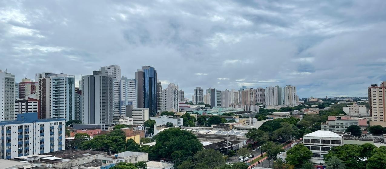 Último sábado do ano com nebulosidade e temperatura alta em Maringá