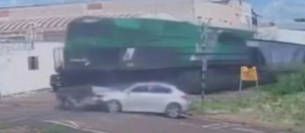 Dois acidentes com trem são registrados em menos de 12 horas na região