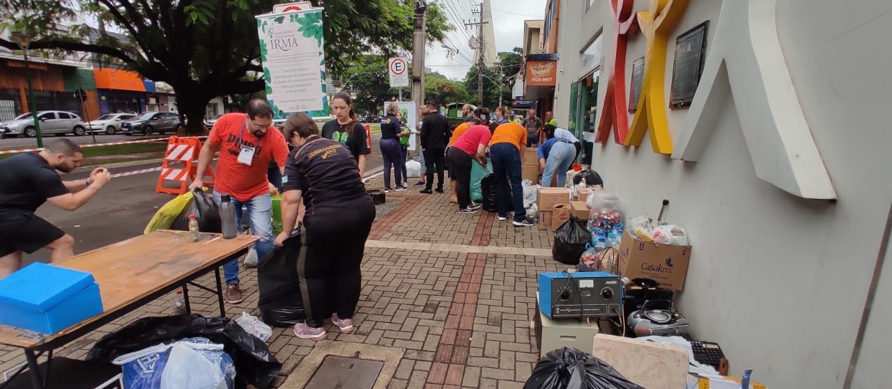 Sábado de descarte consciente de materiais recicláveis